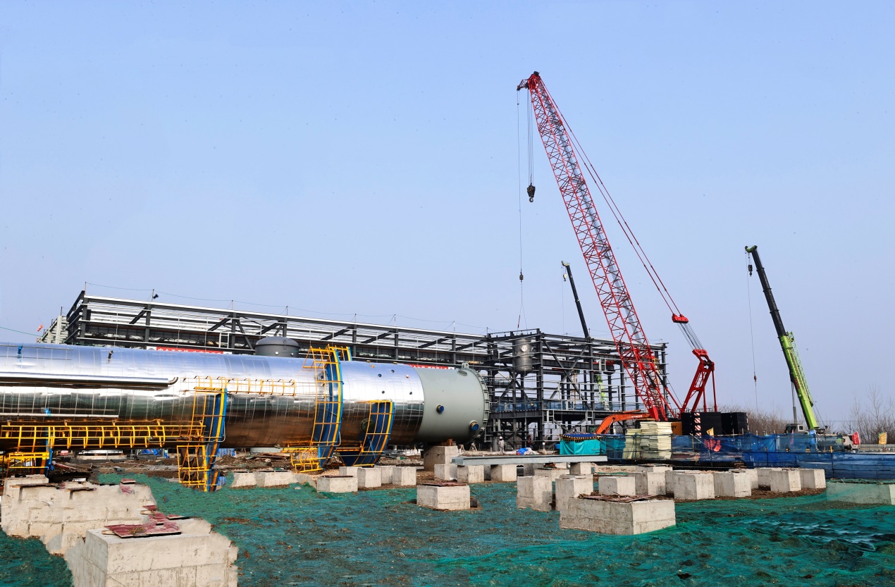 淮北礦業(yè)集團華塑股份:三氯氫硅項目投料試車暨電子新材料項目現(xiàn)場。陳春秋攝